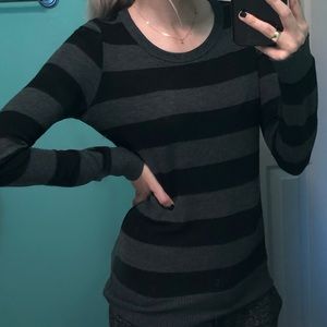 Long sleeve top size small